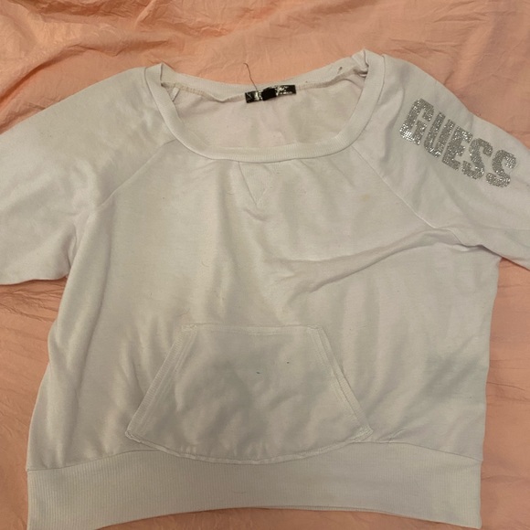 Over sized off the shoulder guess shirt - Picture 2 of 3